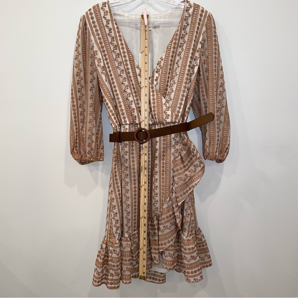 Elegant Beige Patterned Dress - Picture 7 of 8